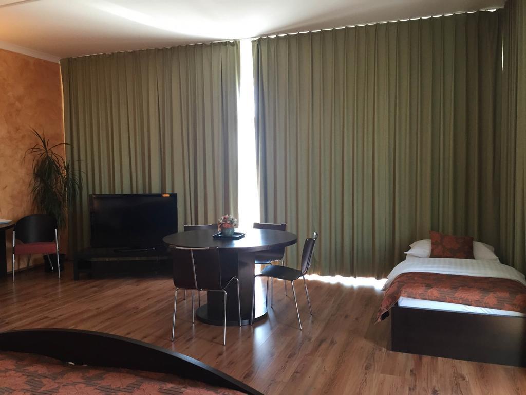 Hotel Samaria Šamorín Exteriör bild